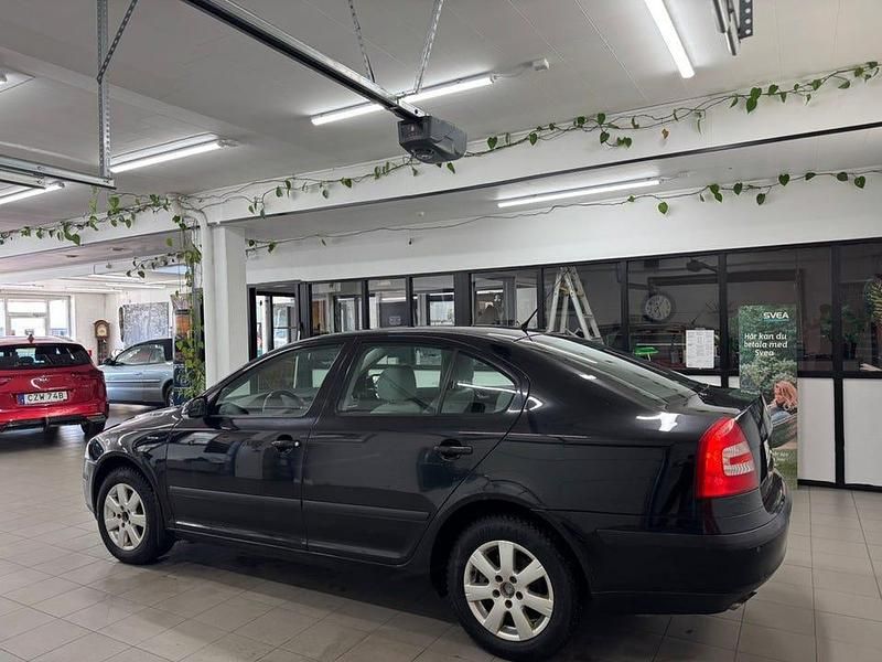 Begagnad Skoda Octavia 150 HK (110 kW) 2005 Svart Halvkombi