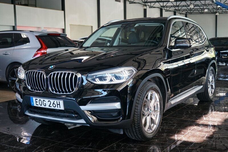 Svart Begagnad 2021 BMW X3 SUV | 389 499 kr (Superpris) - Bild 1/4