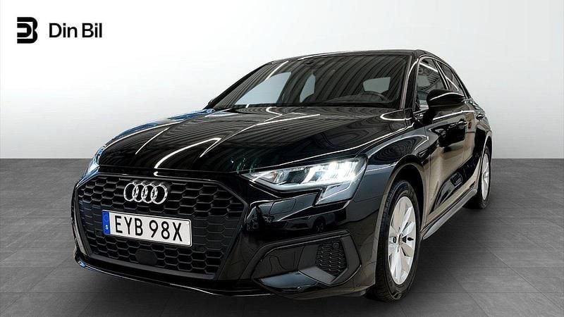 Svart Begagnad 2022 Audi A3 Sportback Proline Halvkombi | 284 000 kr (Marknadspris) - Bild 1/4