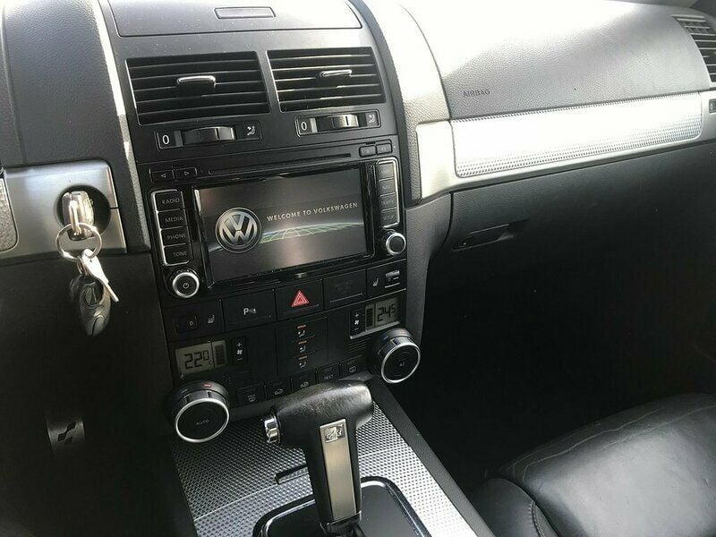 Begagnad VW Touareg R 351 HK (258 kW) 2008 Svart SUV