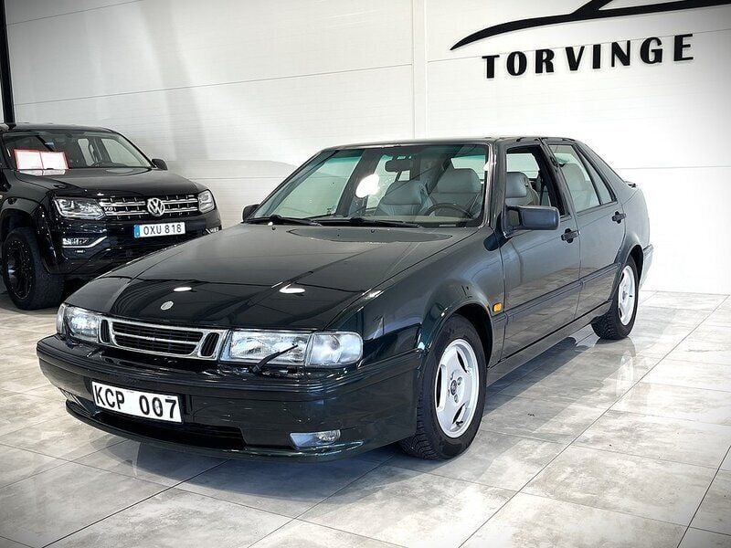 Mörkgrön Begagnad 1998 Saab 9000 Sedan | 129 900 kr - Bild 1/4