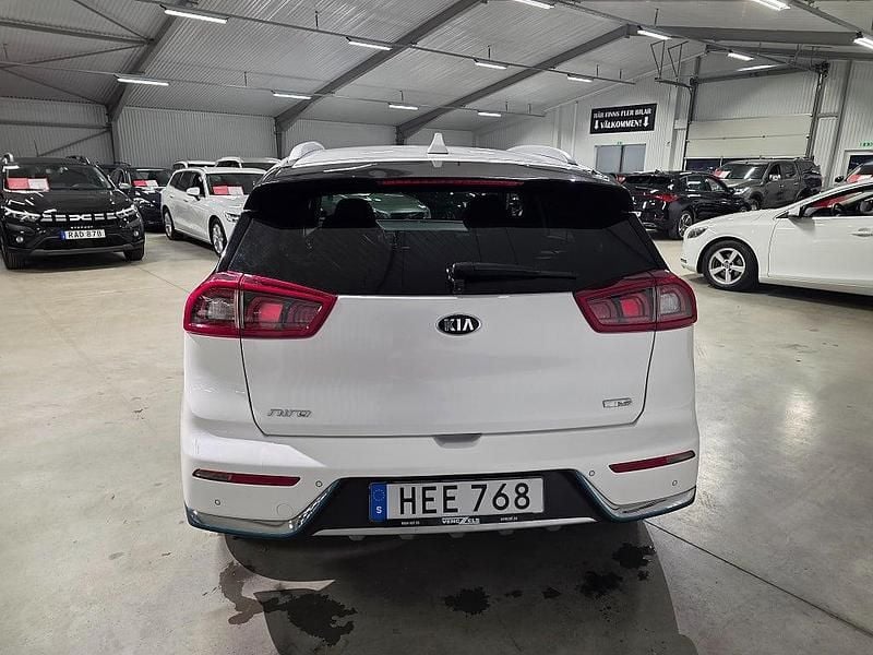 Begagnad Kia Niro Advance 141 HK (103 kW) 2018 Vit SUV