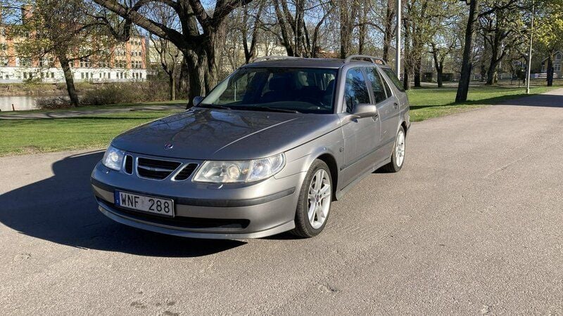 Grå Begagnad 2005 Saab 9-5 Vector Kombi | 15 000 kr (Superpris) - Bild 1/4