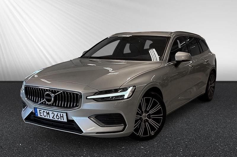 Silver Begagnad 2019 Volvo V60 Inscription Kombi | 299 900 kr (Marknadspris) - Bild 1/4