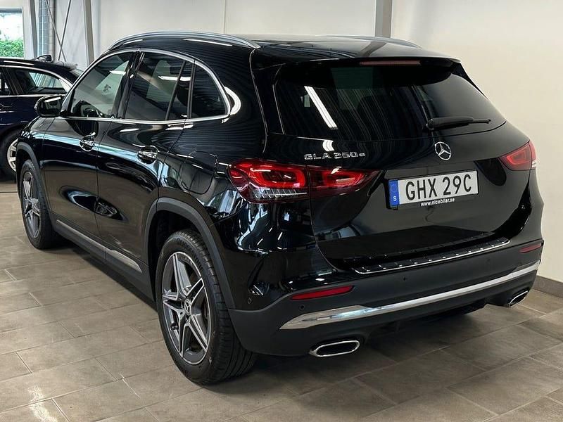 Begagnad Mercedes GLA250 Premium 218 HK (160 kW) 2023 Night black SUV