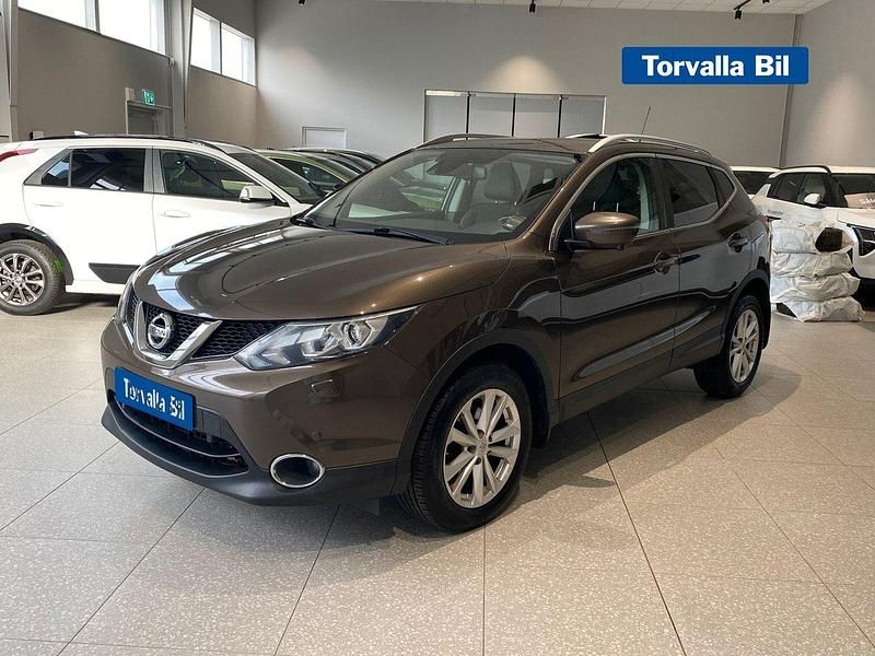 Brun Begagnad 2015 Nissan Qashqai 360º SUV | 99 900 kr (Marknadspris) - Bild 1/4