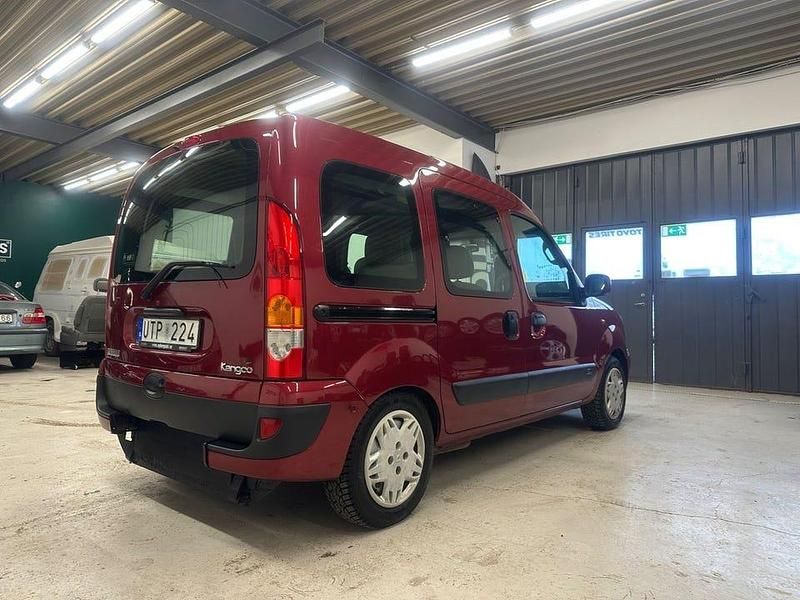 Begagnad Renault Kangoo 96 HK (70 kW) 2004 Mörkröd (röd) Minibuss
