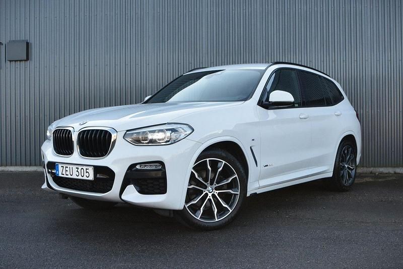 Vit Begagnad 2018 BMW X3 M Sport SUV | 339 900 kr (Marknadspris) - Bild 1/4