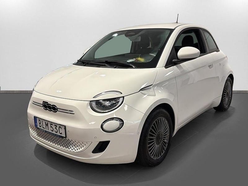 Vit Begagnad 2021 Fiat 500e Icon Halvkombi | 179 900 kr (Marknadspris) - Bild 1/4