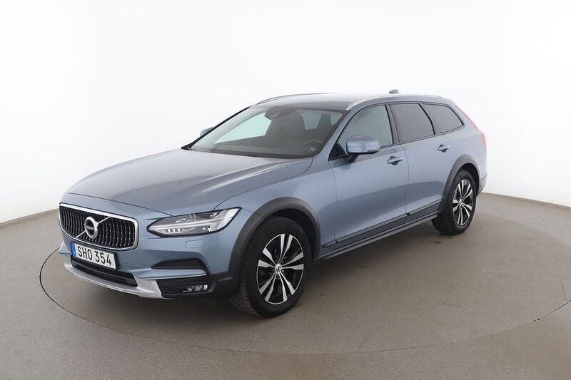 Ljusblå Begagnad 2020 Volvo V90 CC Momentum Kombi | 404 000 kr (Marknadspris) - Bild 1/4