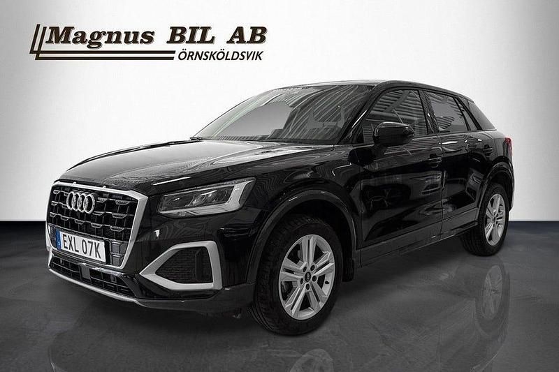 Svart Begagnad 2023 Audi Q2 Advanced SUV | 269 900 kr (Marknadspris) - Bild 1/3