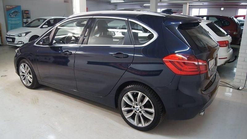 Begagnad BMW 220 Active Tourer Advantage 190 HK (139 kW) 2015 Blå Minibuss