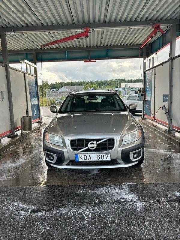 Brun Begagnad 2010 Volvo XC70 Summum SUV | 56 000 kr (Marknadspris) - Bild 1/4