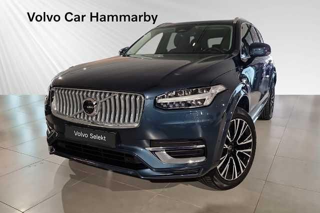 Mörkblå (blå) Begagnad 2024 Volvo XC90 Ultra SUV | 784 900 kr (Marknadspris) - Bild 1/3
