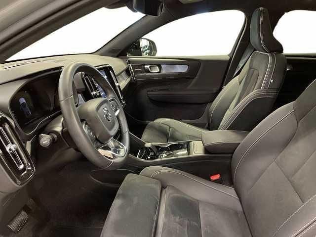 Begagnad Volvo EC40 Ultimate 188 kW (256 HK) 2023 Grå SUV