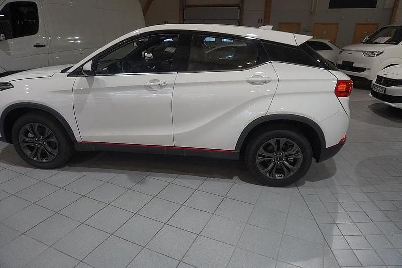 Begagnad DFSK Fengon 107 HK (78 kW) 2024 Vit SUV