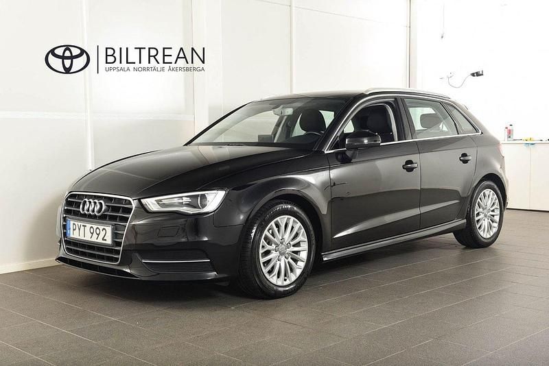 Svart Begagnad 2015 Audi A3 Sportback Attraction Halvkombi | 159 500 kr (Lite dyr) - Bild 1/4