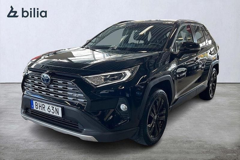 Svart Begagnad 2019 Toyota RAV4 Hybrid Executive SUV | 359 900 kr (Marknadspris) - Bild 1/3