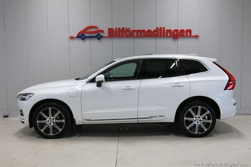 Vit samma som bilen, svart Begagnad 2020 Volvo XC60 SUV | 378 900 kr (Bra pris) - Bild 1/4