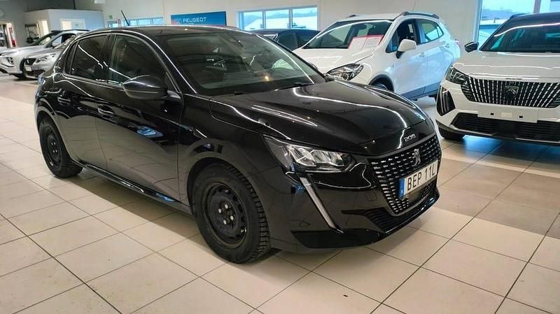 Begagnad Peugeot 208 101 HK (74 kW) 2021 Svart Halvkombi