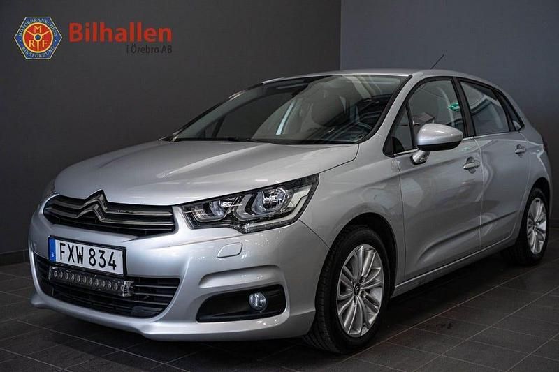 Silver Begagnad 2015 Citroën C4 Halvkombi | 94 900 kr (Marknadspris) - Bild 1/4