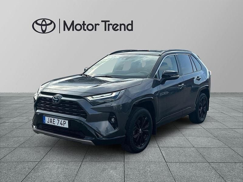 Grå Begagnad 2023 Toyota RAV4 Hybrid Style SUV | 409 000 kr (Bra pris) - Bild 1/4