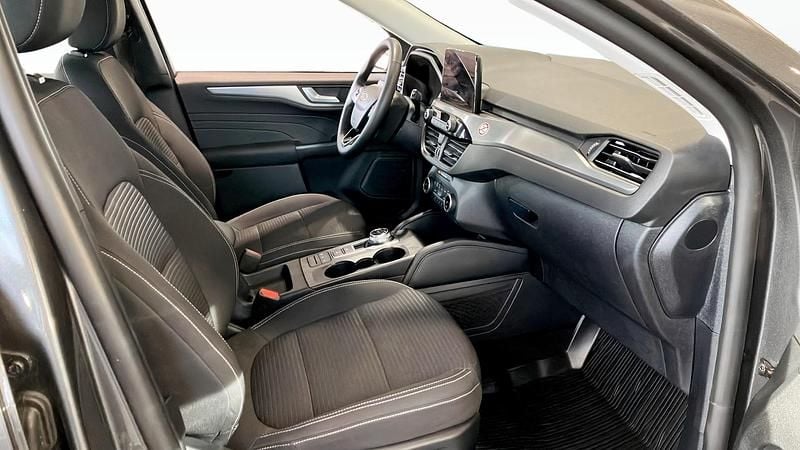 Begagnad Ford Kuga Titanium 224 HK (164 kW) 2023 Grå SUV