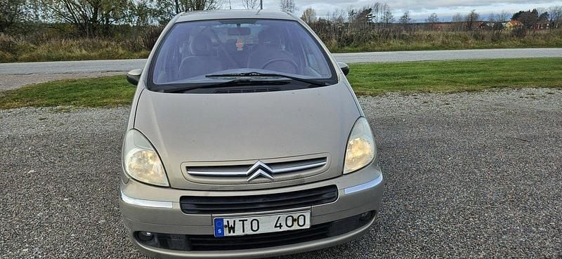 Brun Begagnad 2005 Citroën Xsara Picasso Minibuss | 17 500 kr (Marknadspris) - Bild 1/4