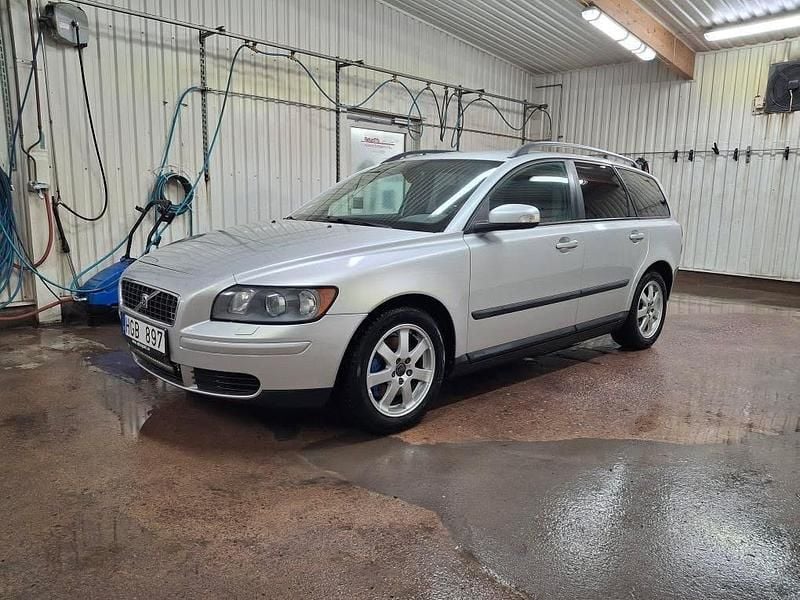 Grå Begagnad 2007 Volvo V50 Kinetic Kombi | 25 000 kr - Bild 1/4