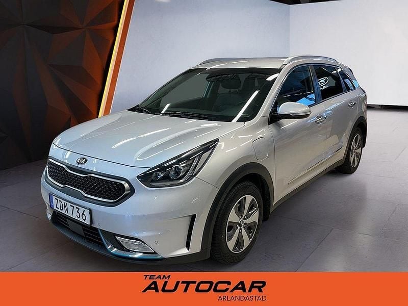 Grå Begagnad 2018 Kia Niro 2 SUV | 169 900 kr (Marknadspris) - Bild 1/4
