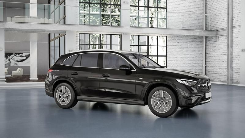 Svart Ny 2026 Mercedes GLC300e SUV | 725 950 kr (Superpris) - Bild 1/2