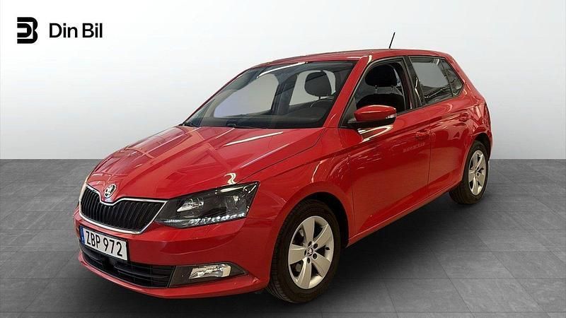 Röd (corrida red) Begagnad 2017 Skoda Fabia Halvkombi | 99 900 kr (Marknadspris) - Bild 1/4