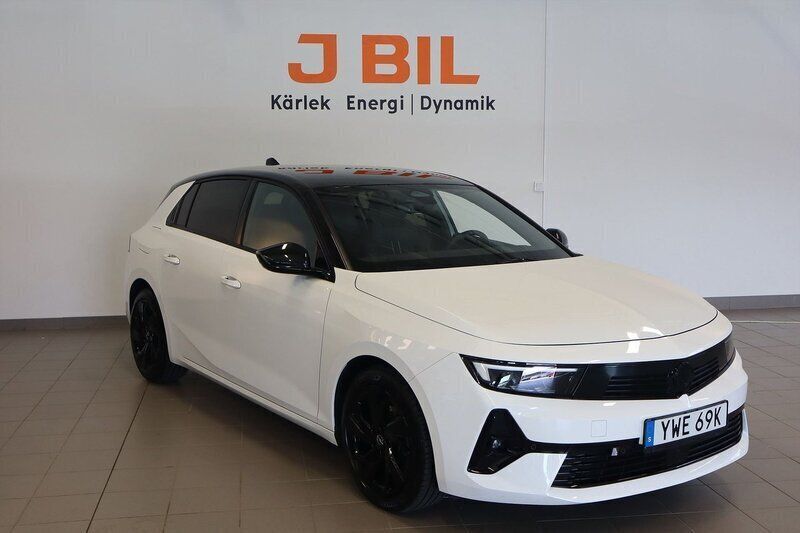 Vit Begagnad 2024 Opel Astra Halvkombi | 259 900 kr (Dyr) - Bild 1/4