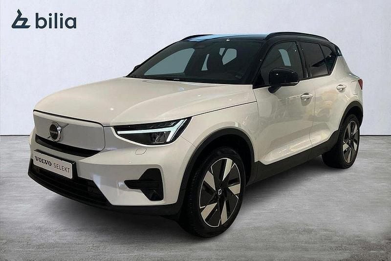 Vit Begagnad 2023 Volvo XC40 Core SUV | 439 000 kr - Bild 1/3
