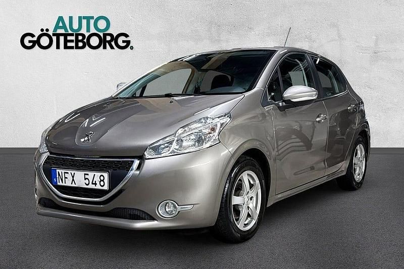 Mörkgrå Begagnad 2012 Peugeot 208 Halvkombi | 44 900 kr (Marknadspris) - Bild 1/3