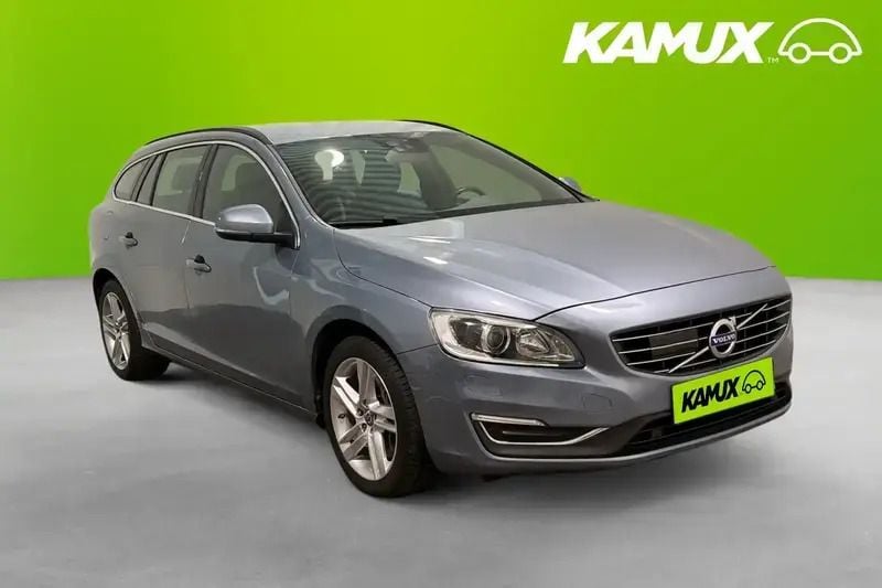 Blå Begagnad 2018 Volvo V60 Momentum Kombi | 209 800 kr (Superpris) - Bild 1/4