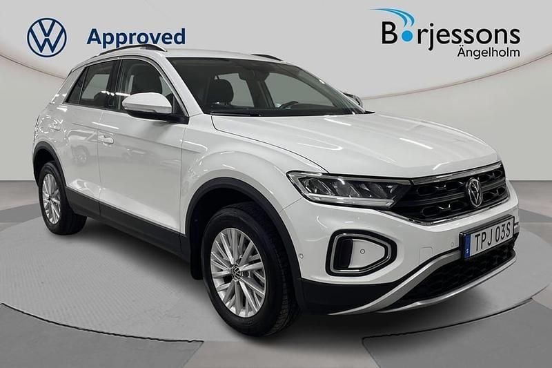 Vit Begagnad 2024 VW T-Roc SUV | 309 000 kr (Dyr) - Bild 1/4