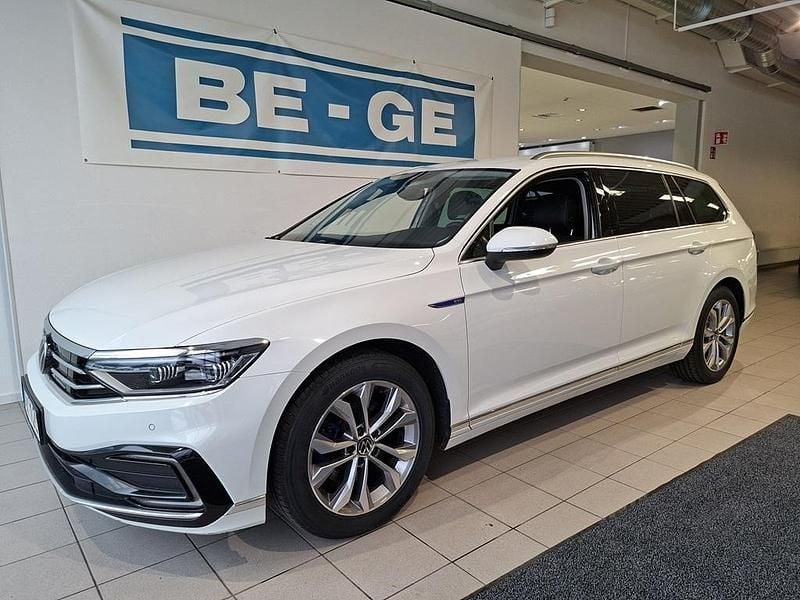Begagnad VW Passat GTE 220 HK (161 kW) 2020 Vit Kombi