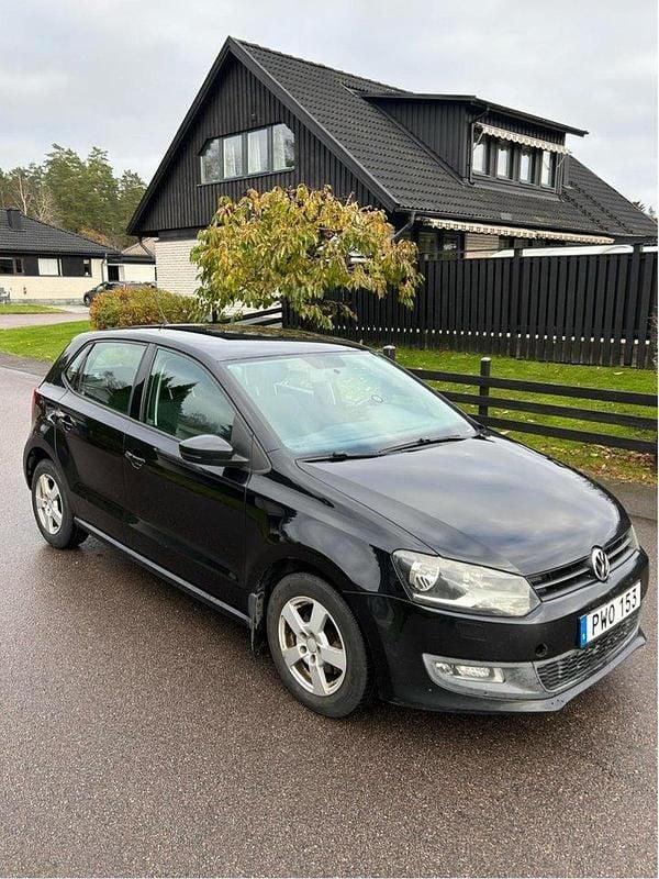 Svart Begagnad 2010 VW Polo Halvkombi | 43 000 kr (Bra pris) - Bild 1/4