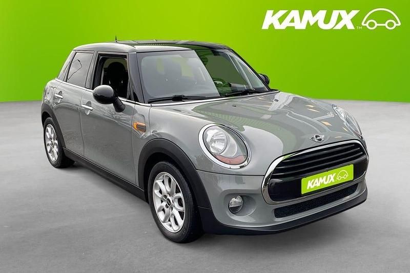 Grå Begagnad 2017 Mini Cooper Pepper Halvkombi | 109 900 kr (Marknadspris) - Bild 1/3