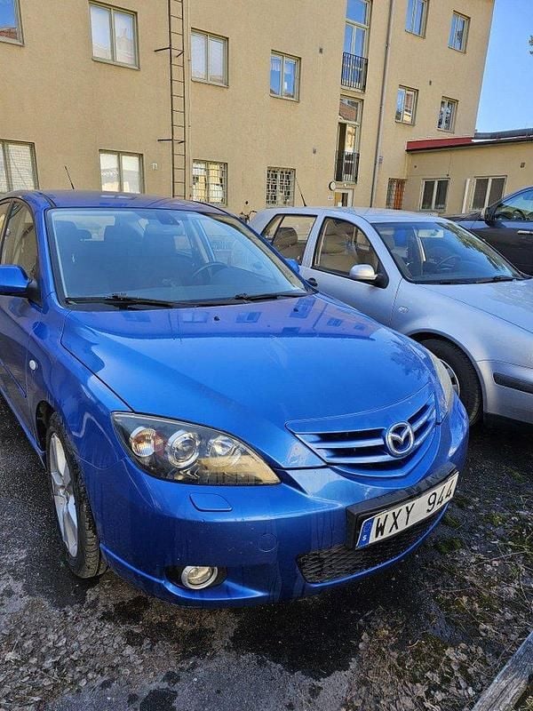 Blå Begagnad 2006 Mazda 3 Inclusive Halvkombi | 30 000 kr (Dyr) - Bild 1/4