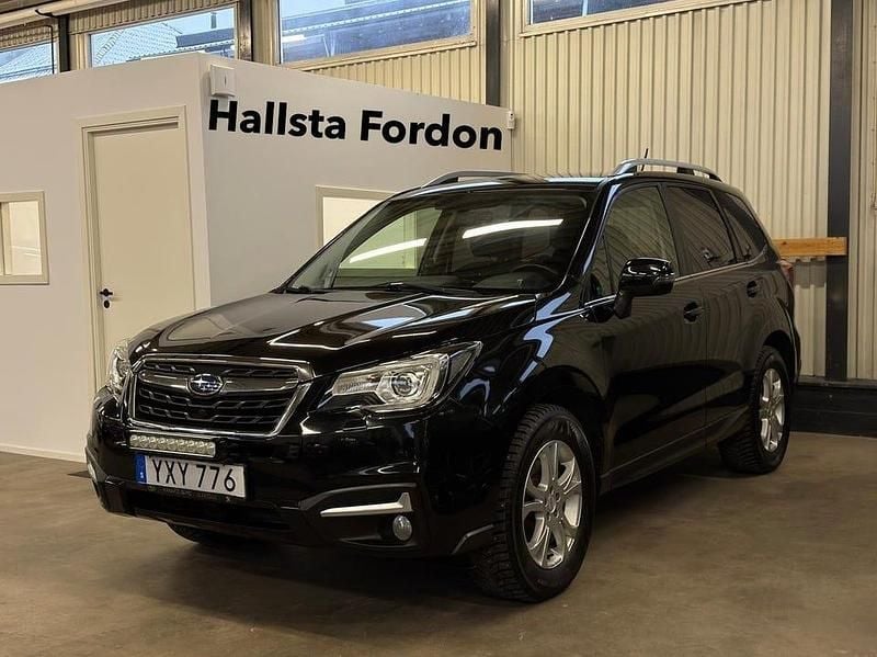 Svart Begagnad 2017 Subaru Forester SUV | 114 900 kr (Marknadspris) - Bild 1/4