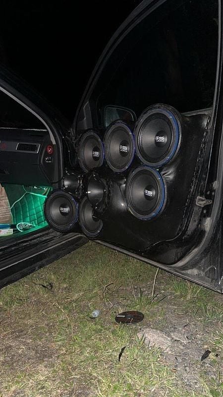 Svart Begagnad 2010 Volvo V70 R-Design Kombi | 55 000 kr (Superpris) - Bild 1/4