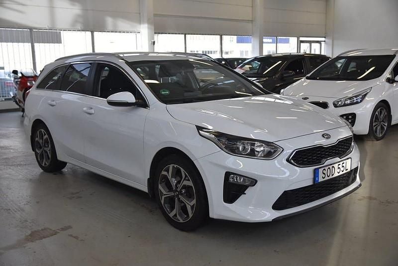 Begagnad Kia Ceed Sportswagon 140 HK (102 kW) 2019 Vit Kombi