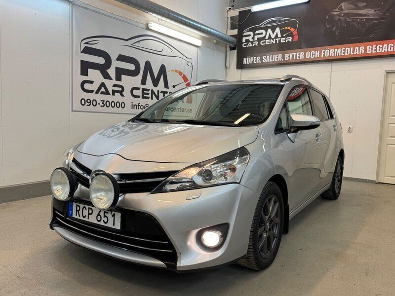 Silver Begagnad 2016 Toyota Verso Edition Minibuss | 159 900 kr (Marknadspris) - Bild 1/4
