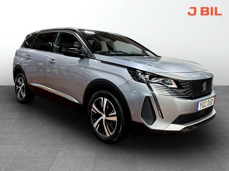Grå Begagnad 2024 Peugeot 5008 GTi Minibuss | 349 000 kr (Marknadspris) - Bild 1/3