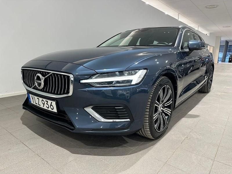 Blå Begagnad 2021 Volvo V60 Inscription Kombi | 259 500 kr - Bild 1/4