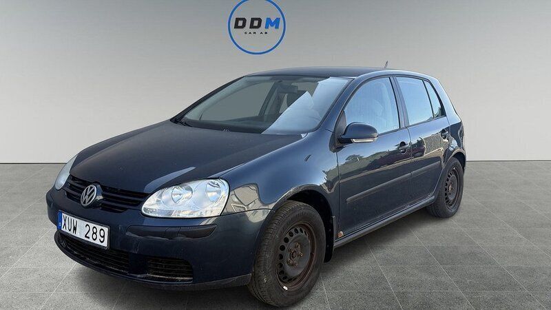 Mörkblå Begagnad 2006 VW Golf V Trendline Halvkombi | 34 900 kr - Bild 1/4