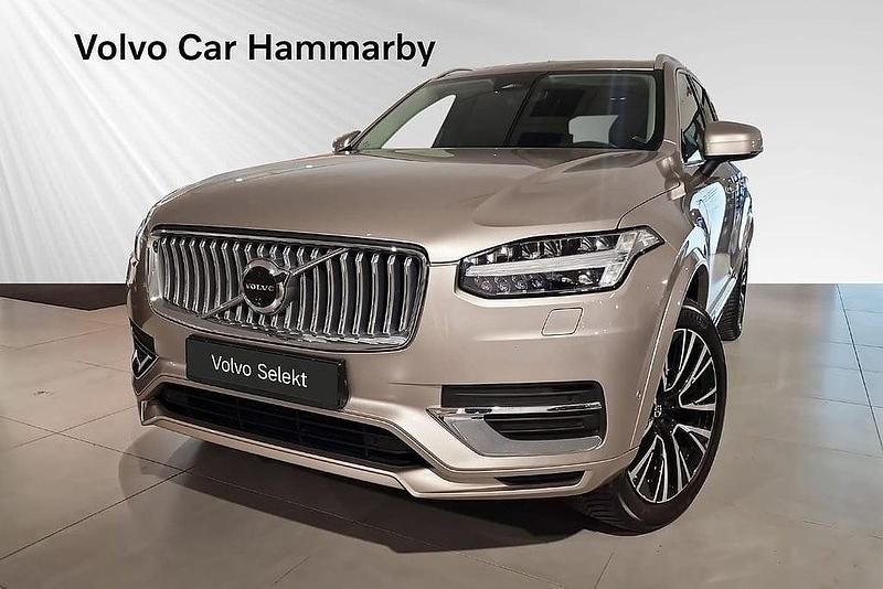 Begagnad Volvo XC90 Plus 455 HK (334 kW) 2023 Ljusgrå SUV