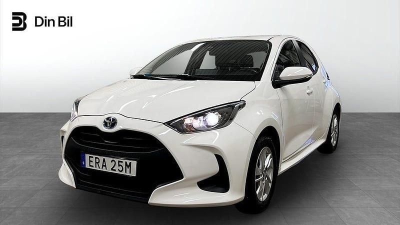 Begagnad Toyota Yaris Hybrid Active 116 HK (85 kW) 2023 Vit